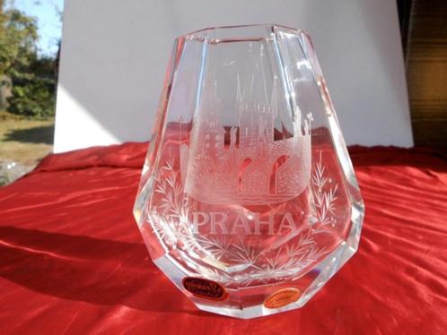 Vase en cristal de Prague, République tchèque, Antiquités & Art, Antiquités | Verre & Cristal, Enlèvement ou Envoi
