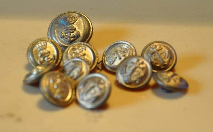 11 boutons militaire insigne marine (10 pt +1 gd ), Collections, Objets militaires | Général, Marine, Enlèvement ou Envoi