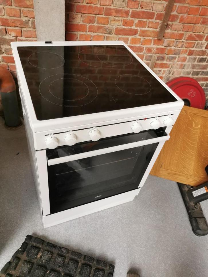 AEG fornuis, Elektronische apparatuur, Fornuizen, Gebruikt, Vrijstaand, Elektrisch, 4 kookzones, 45 tot 60 cm, Grill, Hete lucht