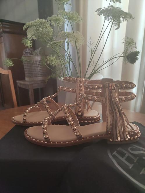 ASH luxe gouden leren sandalen met studs, Kleding | Dames, Schoenen, Nieuw, Ophalen of Verzenden