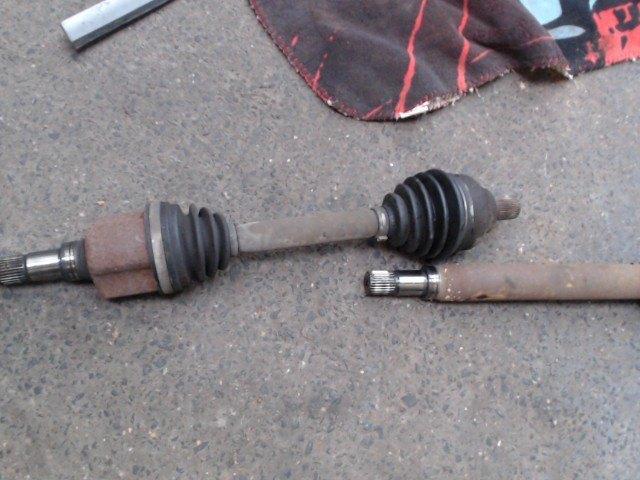 Cardan gauche Volvo S40 2.0TD 100kw 2004-2007 LP/15168, Autos : Pièces & Accessoires, Freins & Transmission, Volvo, Utilisé, Enlèvement