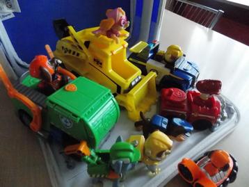 Koffer met Paw Patrol auto,s beschikbaar voor biedingen