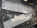 Jeans gris Bershka taille 40, Kleding | Dames, Ophalen of Verzenden, Zo goed als nieuw, Grijs