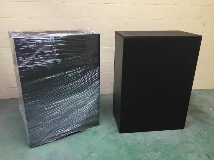 2 stevige sokkels voor beeldhouwwerk, Antiek en Kunst, Kunst | Beelden en Houtsnijwerken, Ophalen