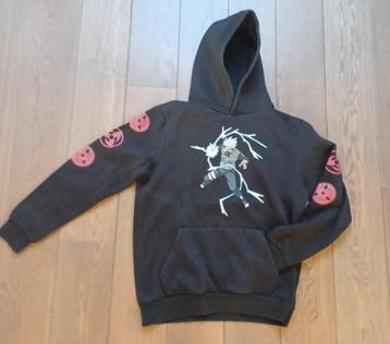 Zwarte hoodie met opdruk op voorkant + mouwen  maat XS beschikbaar voor biedingen