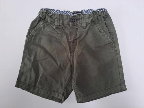 Mt 86 Donkerkakigroene short, Kinderen en Baby's, Babykleding | Maat 86, Zo goed als nieuw, Jongetje, Broekje, Ophalen of Verzenden