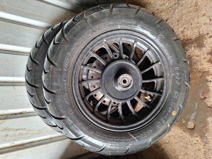 Banden met velg gts neco btc iva 50cc scooter, Fietsen en Brommers, Brommeronderdelen | Algemeen, Carburateur, Ophalen of Verzenden