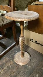 Vintage houten bijzettafeltje met spiraal poot, Ophalen, Zo goed als nieuw