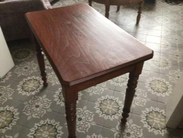 Cafe tafeltje beschikbaar voor biedingen