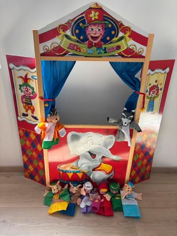 Poppenkast en Poppen beschikbaar voor biedingen