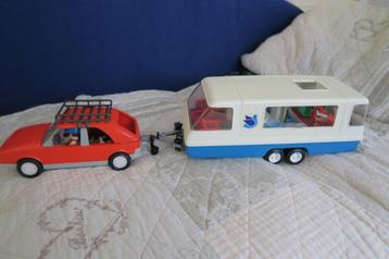 Playmobil : Caravan met auto, nr 3588    € 40,00 