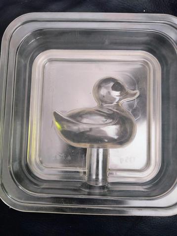 2 delige mal van een eendje  beschikbaar voor biedingen