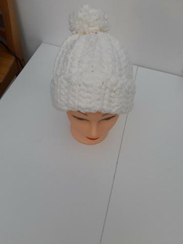 Bonnet femme très doux fait main 