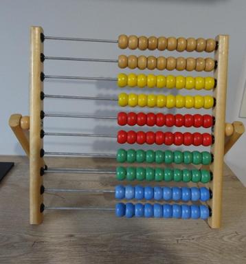 Houten telraam met gekleurde kralen    € 5 beschikbaar voor biedingen