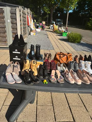 Garageverkoop tessenderlo 9u tot 16u  beschikbaar voor biedingen