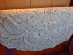 Rond geborduurd tafeltapijt met 8 servetten, Ophalen, Rond