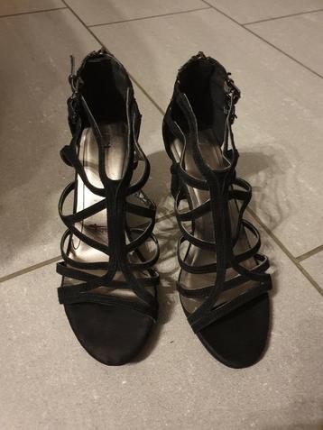 Sandalen Tamaris in het zwart Leder beschikbaar voor biedingen