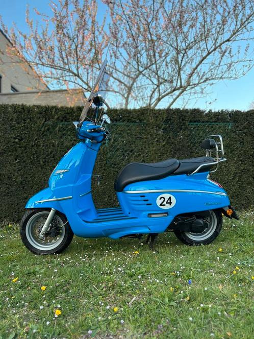 Peugeot Django Sport 50cc, Fietsen en Brommers, Scooters | Peugeot, Zo goed als nieuw, Overige modellen, Klasse B (45 km/u), Benzine