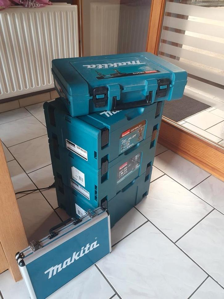 6 machine MAKITA . AVEC CHARGEUR ET 2 BATTERIES, Doe-het-zelf en Bouw, Gereedschap | Boormachines, Zo goed als nieuw, Ophalen