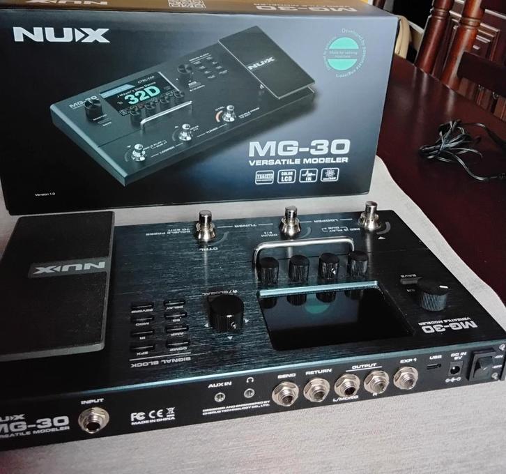 NUX MG 30 met meerdere effecten, Muziek en Instrumenten, Effecten, Zo goed als nieuw, Multi-effect, Ophalen
