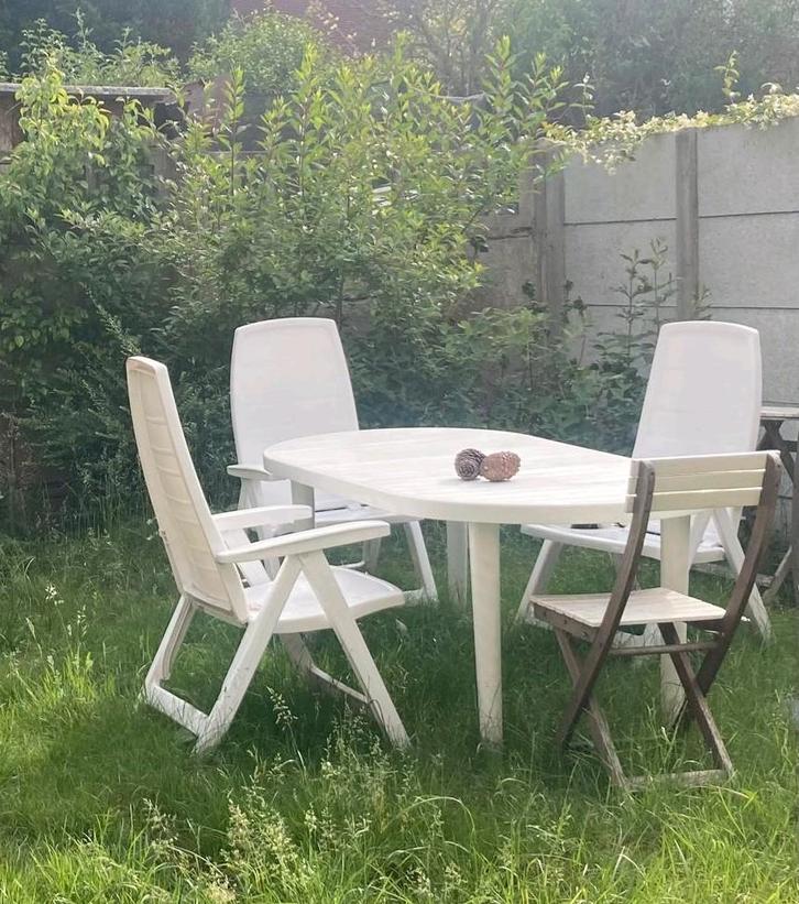 Kunststof tuintafel met 6 stoelen (en kussens) en parasol, Tuin en Terras, Tuinsets en Loungesets, Tuinset, Kunststof, Ophalen