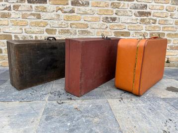 3 oude valiezen waarvan 2 in hout
