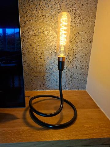 Onderstel lamp beschikbaar voor biedingen