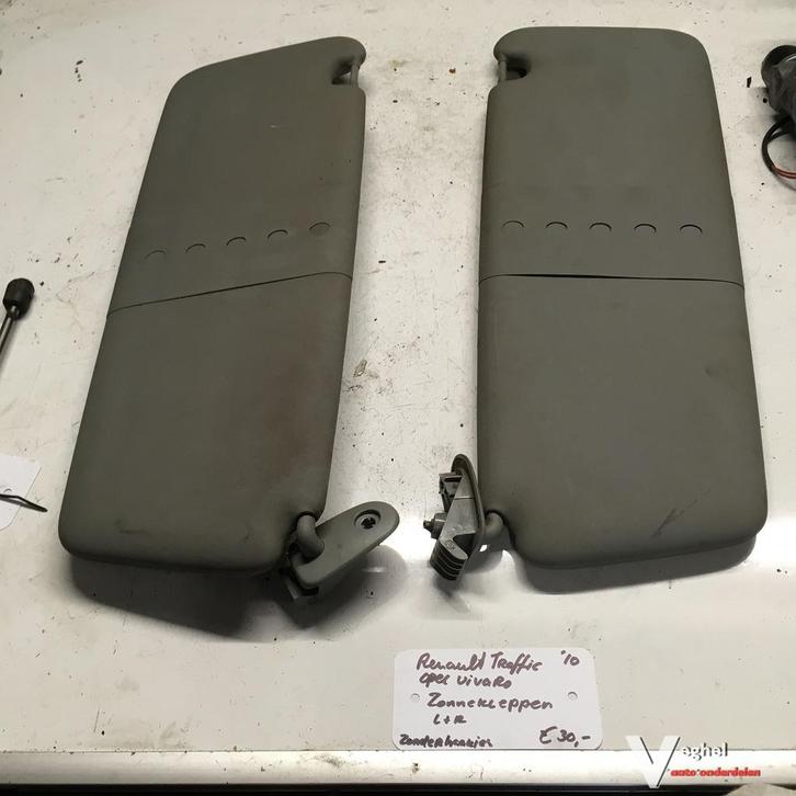 Renault Traffic 2009 2.0 diesel   Zonneklep Links en Rechts, Auto-onderdelen, Interieur en Bekleding, Gebruikt, Ophalen of Verzenden