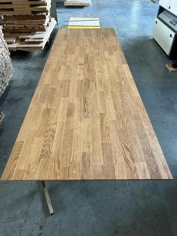 massief eiken tafel voor 10 personen beschikbaar voor biedingen