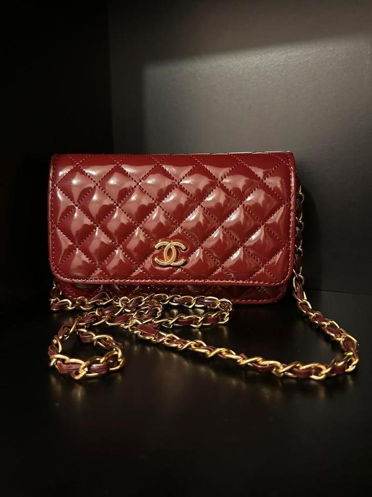 Sac matelassé rouge style Chanel – imitation, Bijoux, Sacs & Beauté, Sacs | Sacs à bandoulière, Comme neuf, Autres marques, Autres couleurs