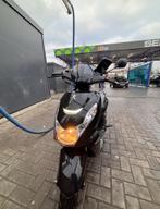 Peugeot Kisbee (4T), Fietsen en Brommers, Klasse A (25 km/u), Zo goed als nieuw, Benzine, 49 cc