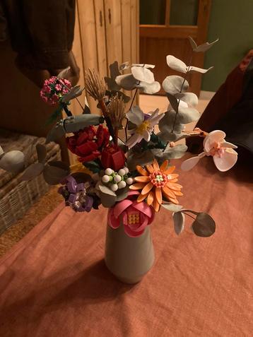 Bouwblokken - bloemen in boeket beschikbaar voor biedingen