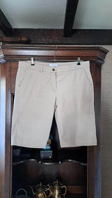 gerry weber taupe bermuda 46,48? etiket eruit  beschikbaar voor biedingen