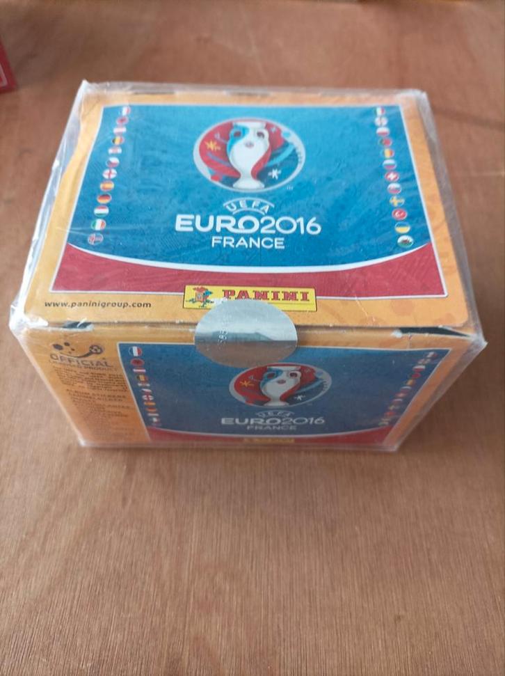 Panini euro 2016 France, 1 gesloten box, Hobby en Vrije tijd, Stickers en Plaatjes, Zo goed als nieuw, Ophalen of Verzenden