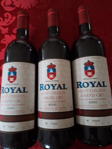 3 flessen Saint-Emillion Grand Cru 2000, genummerd  beschikbaar voor biedingen