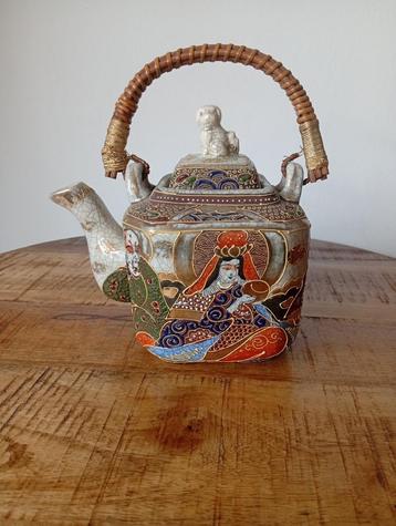 Japanse Satsuma theepot beschikbaar voor biedingen