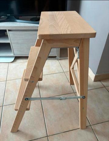 Escabeau Ikea en hêtre 63 cm beschikbaar voor biedingen