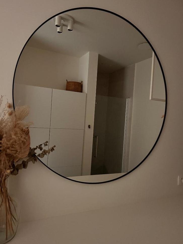 Strakke spiegel rond zwart, Huis en Inrichting, Woonaccessoires | Spiegels, Nieuw, 100 tot 125 cm, 100 tot 150 cm, Rond, Ophalen
