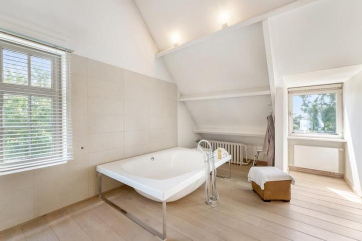 Vrijstaand zeer groot bad, Doe-het-zelf en Bouw, Sanitair, Gebruikt, Bad, Ophalen