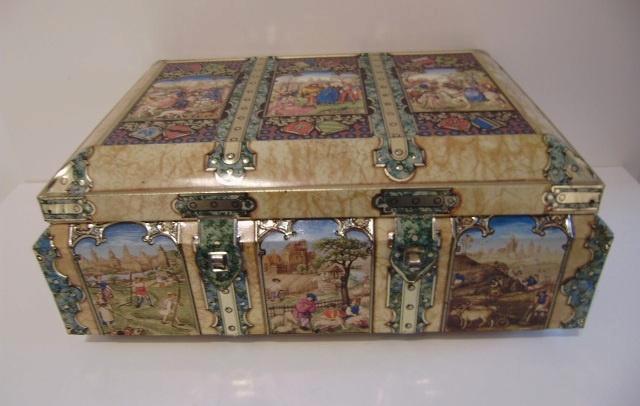 Blikken voorraaddoos met Middeleeuwse voorstellingen - GBC, Verzamelen, Blikken, Zo goed als nieuw, Koek(jes), Ophalen