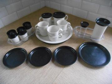 tupperware - koffieservice - enz... (stacaravan) J beschikbaar voor biedingen