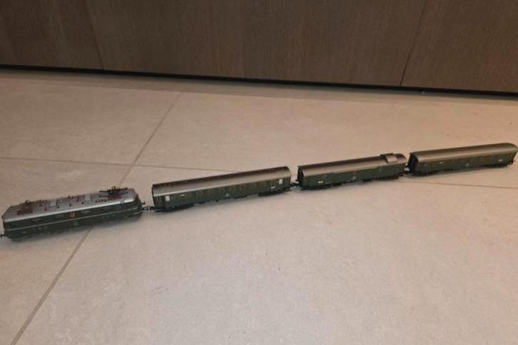 Modeltreinset met rijtuigen, Muziek en Instrumenten, Blaasinstrumenten | Dwarsfluiten en Piccolo's, Ophalen