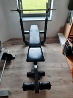Banc de musculation + diverses barres + râtelier, Sports & Fitness, Enlèvement, Utilisé, Jambes