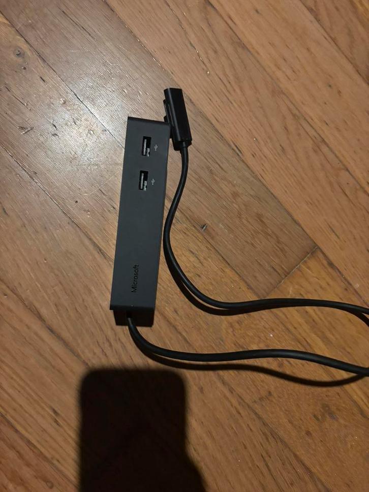 Microsoft Surface Dock, Computers en Software, Dockingstations, Gebruikt, Docking station, Laptop, Ophalen of Verzenden