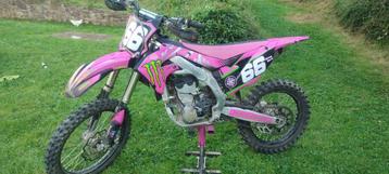 kxf 250 disponible aux enchères