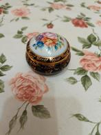 Mini bonbonnière. Porcelaine de Limoges., Antiquités & Art, Antiquités | Céramique & Poterie, Enlèvement ou Envoi