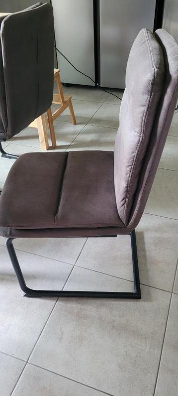 4 eetkamerstoelen antraciet grijs suedestof, te Sint-Niklaas beschikbaar voor biedingen