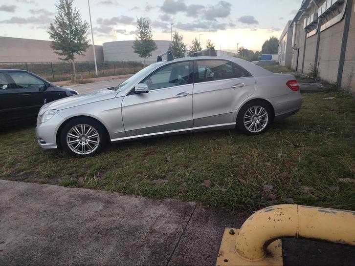 Mercedes E200 avantgarde, Autos, Mercedes-Benz, Particulier, Bluetooth, Diesel, Automatique, Noir, Noir, Cuir, Enlèvement