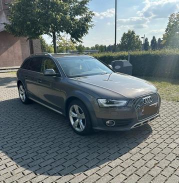 Audi A4 Allroad 2.0 tdi 66€, Autos, Carnet d'entretien, A4, 1900 kg, Automatique