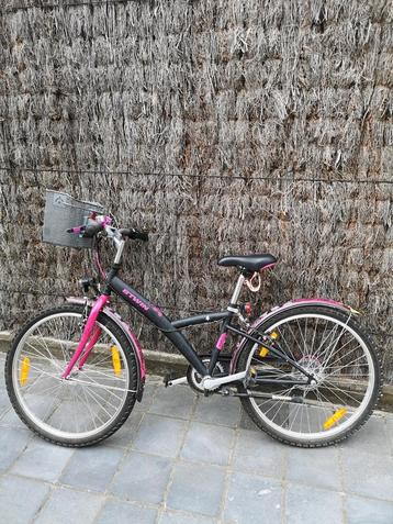 Meisjesfiets te koop beschikbaar voor biedingen